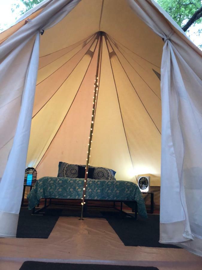 Glampin' In Style-Broken Bow Hotel Bagian luar foto